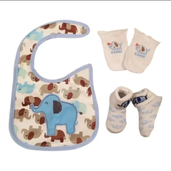 Boutique Other - Baby Boy Gift Set Elephant Bib, Mittens, Socks Gift Set